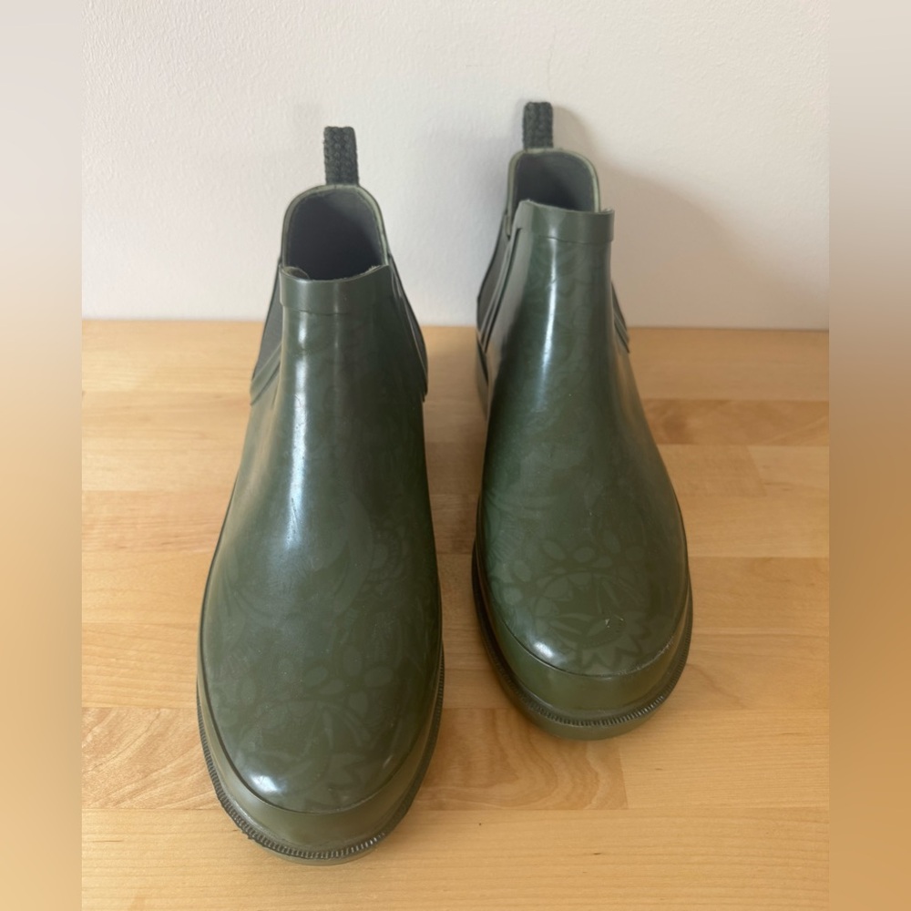 Sakroots Olive Green Rain Boots